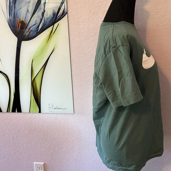 shirt size medium - Picture 2 of 4